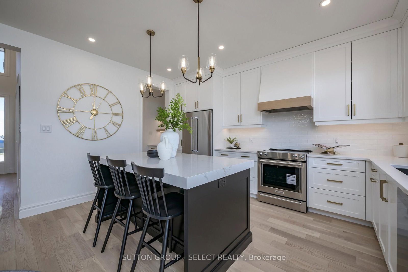 210 Harvest Lane • Thames Centre, ON photo 10