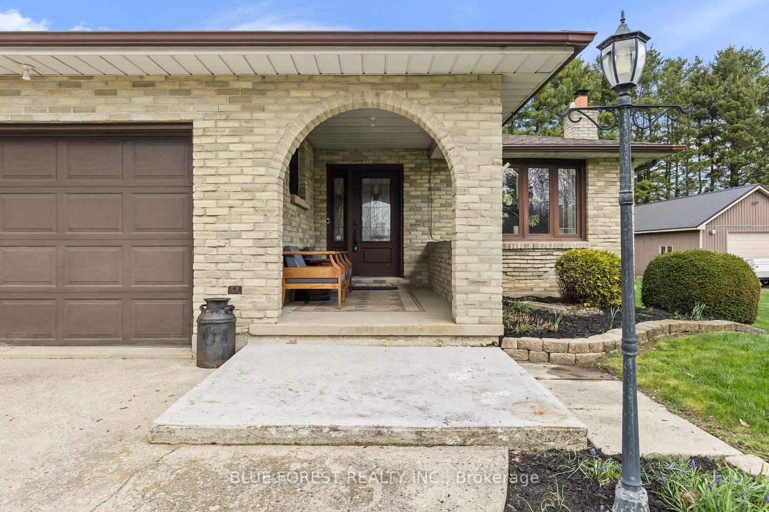 2362 Slo Pitch Road • Thames Centre, ON photo 4
