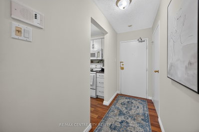 729 Deveron Crescent • #309 • London South, ON photo 6