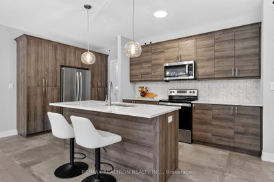 297 Whiting Street • #16 • Ingersoll, ON photo 3