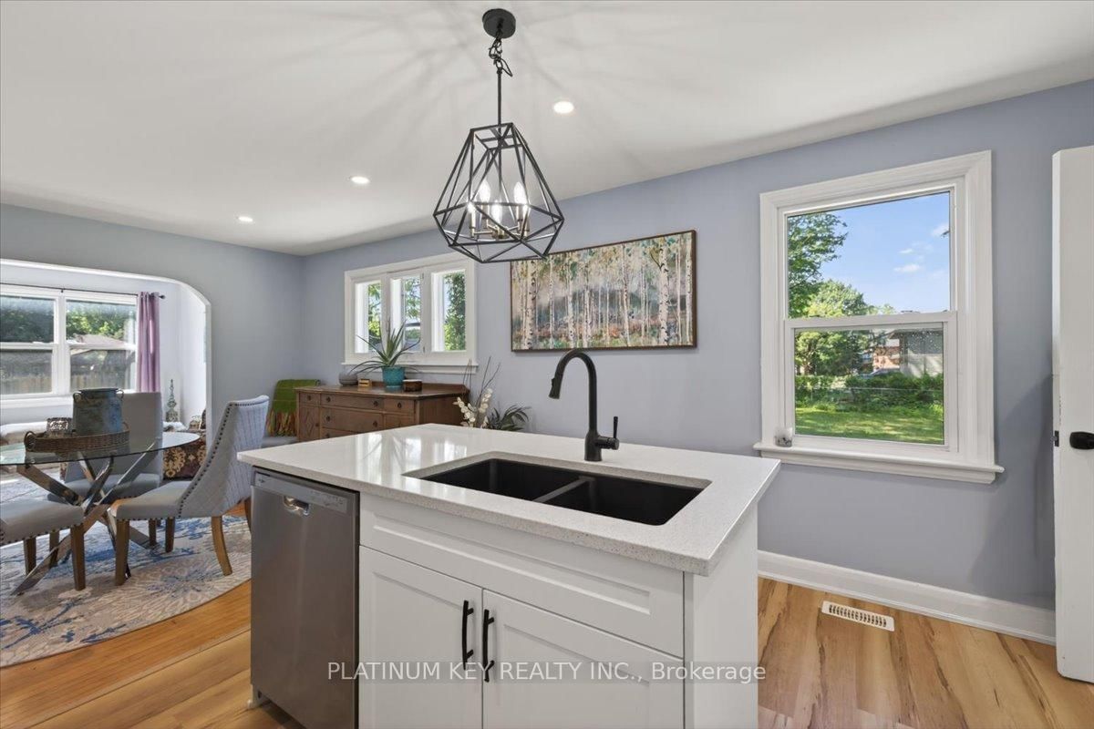 662 King Street • Strathroy-Caradoc, ON photo 8