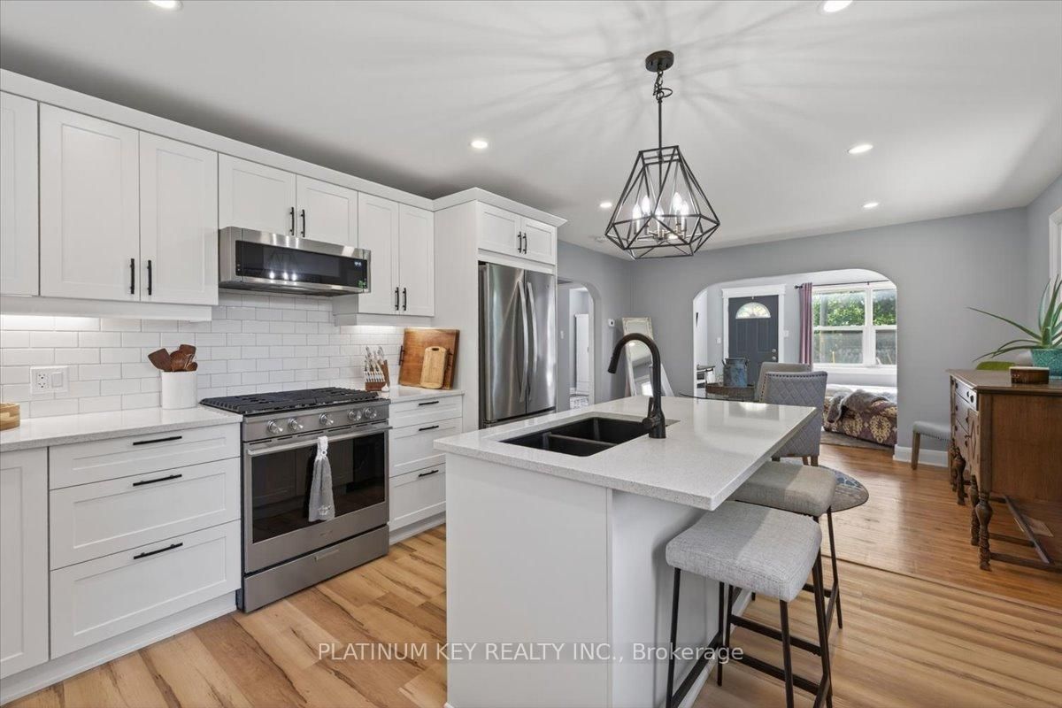 662 King Street • Strathroy-Caradoc, ON photo 9