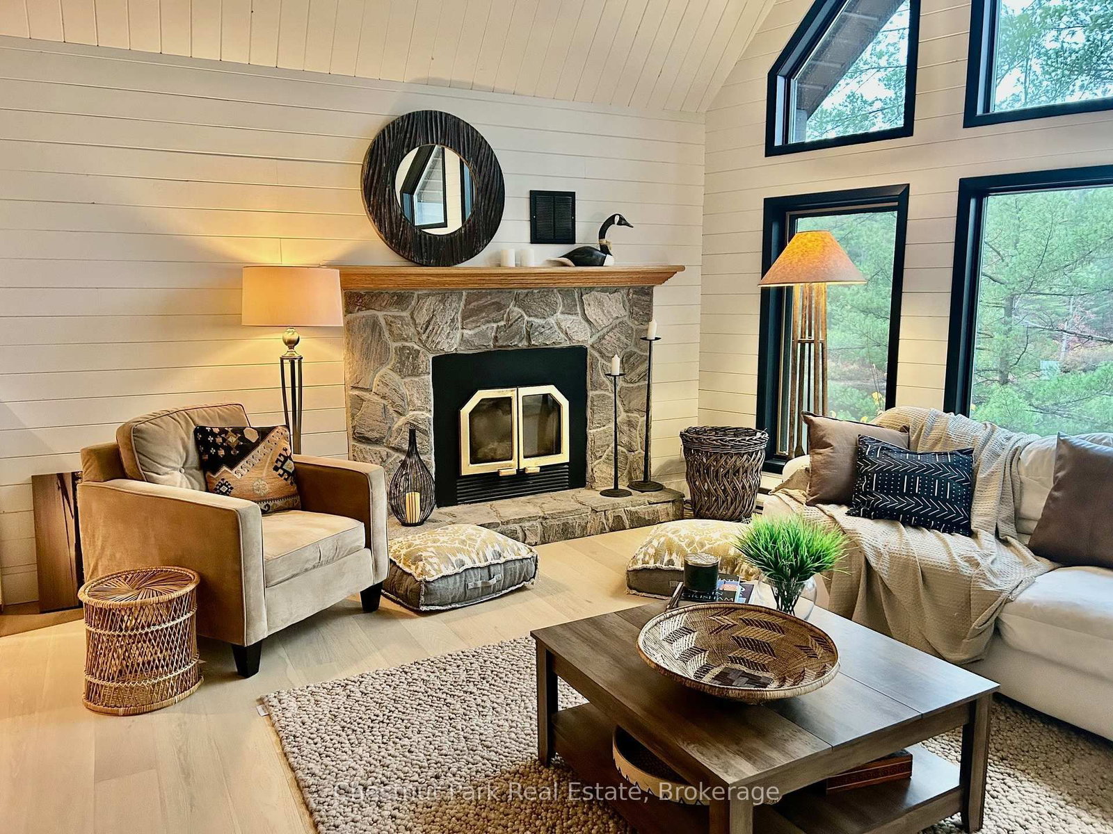 5600 Kahshe Lake • Gravenhurst, ON photo 11