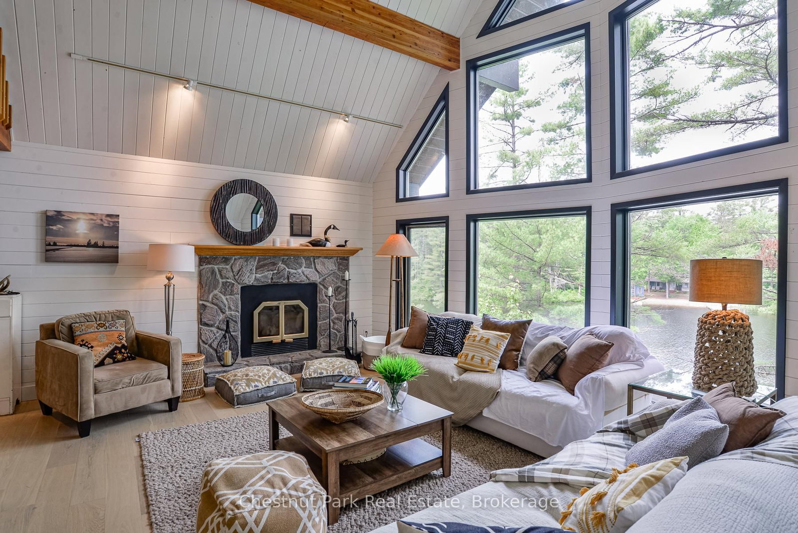 5600 Kahshe Lake • Gravenhurst, ON photo 8