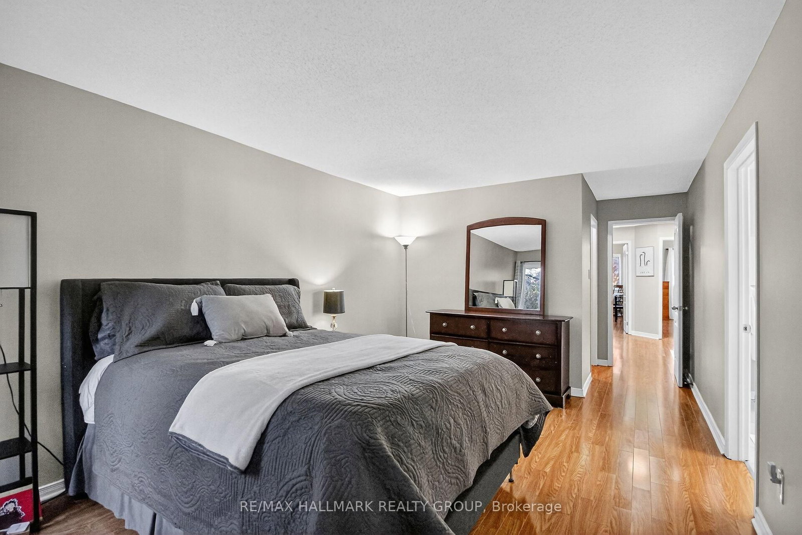 110 Hunter's Glen Crescent • Ottawa, ON photo 16