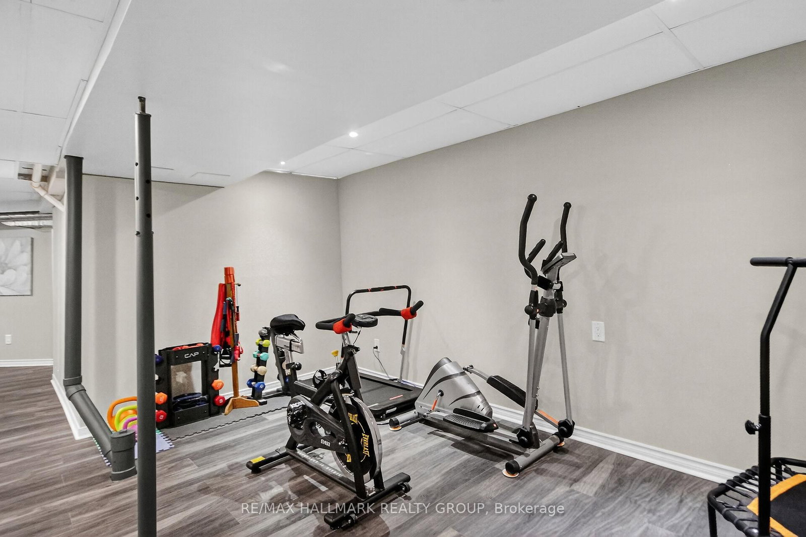 110 Hunter's Glen Crescent • Ottawa, ON photo 24