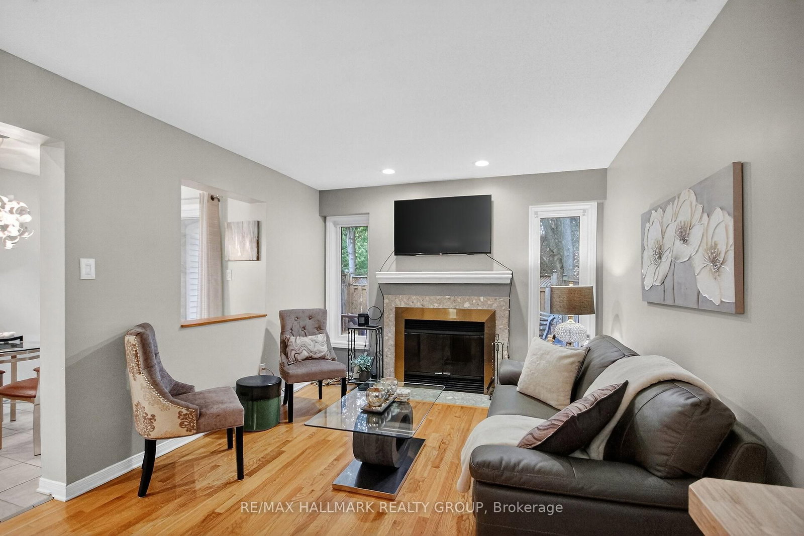 110 Hunter's Glen Crescent • Ottawa, ON photo 6