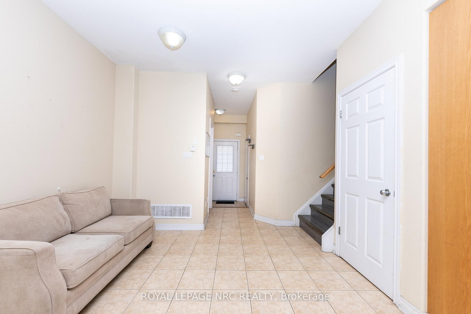 34 Chloe Street • St. Catharines, ON photo 10