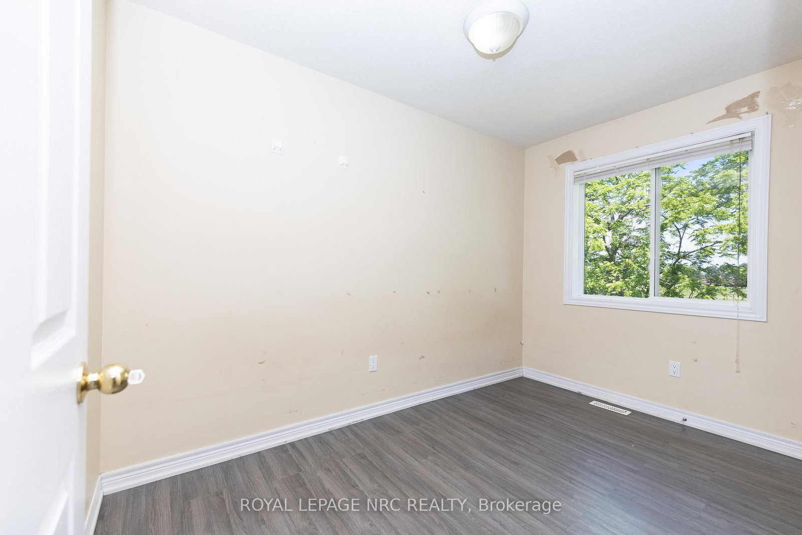 34 Chloe Street • St. Catharines, ON photo 11