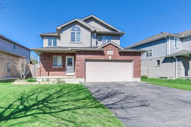1678 BLACKMAPLE Crescent