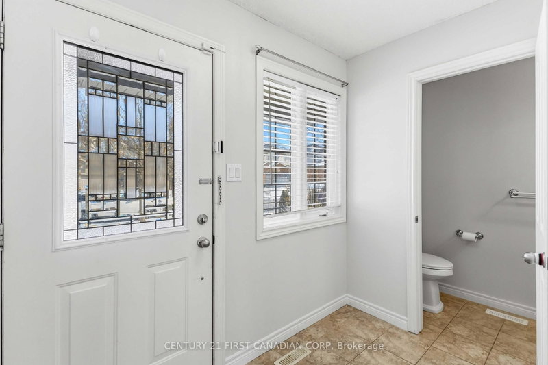 1678 BLACKMAPLE Crescent