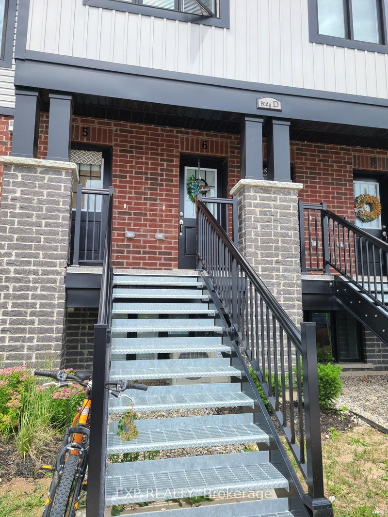 home for lease on D6-160 Rochefort Street