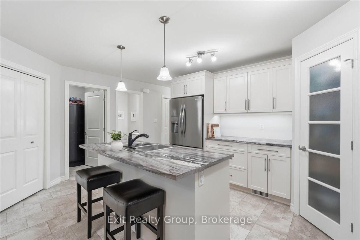 30 Sandhu Crescent • Belleville, ON photo 5