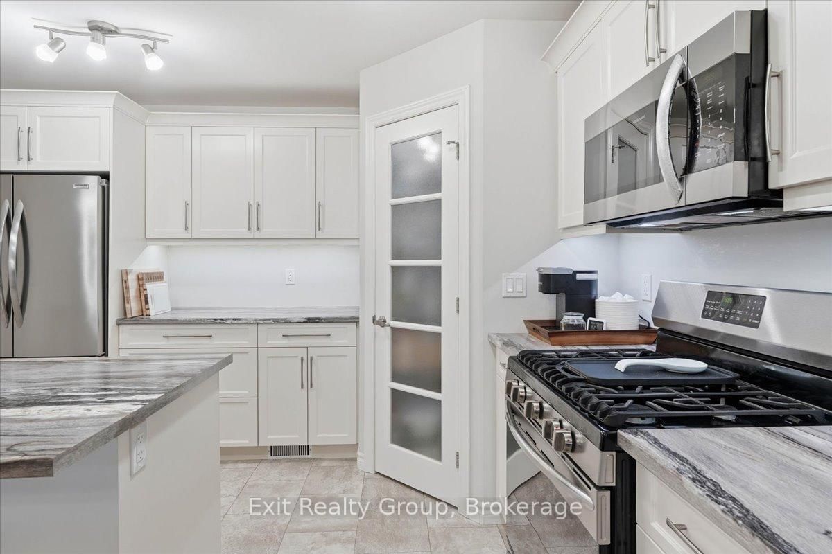 30 Sandhu Crescent • Belleville, ON photo 6
