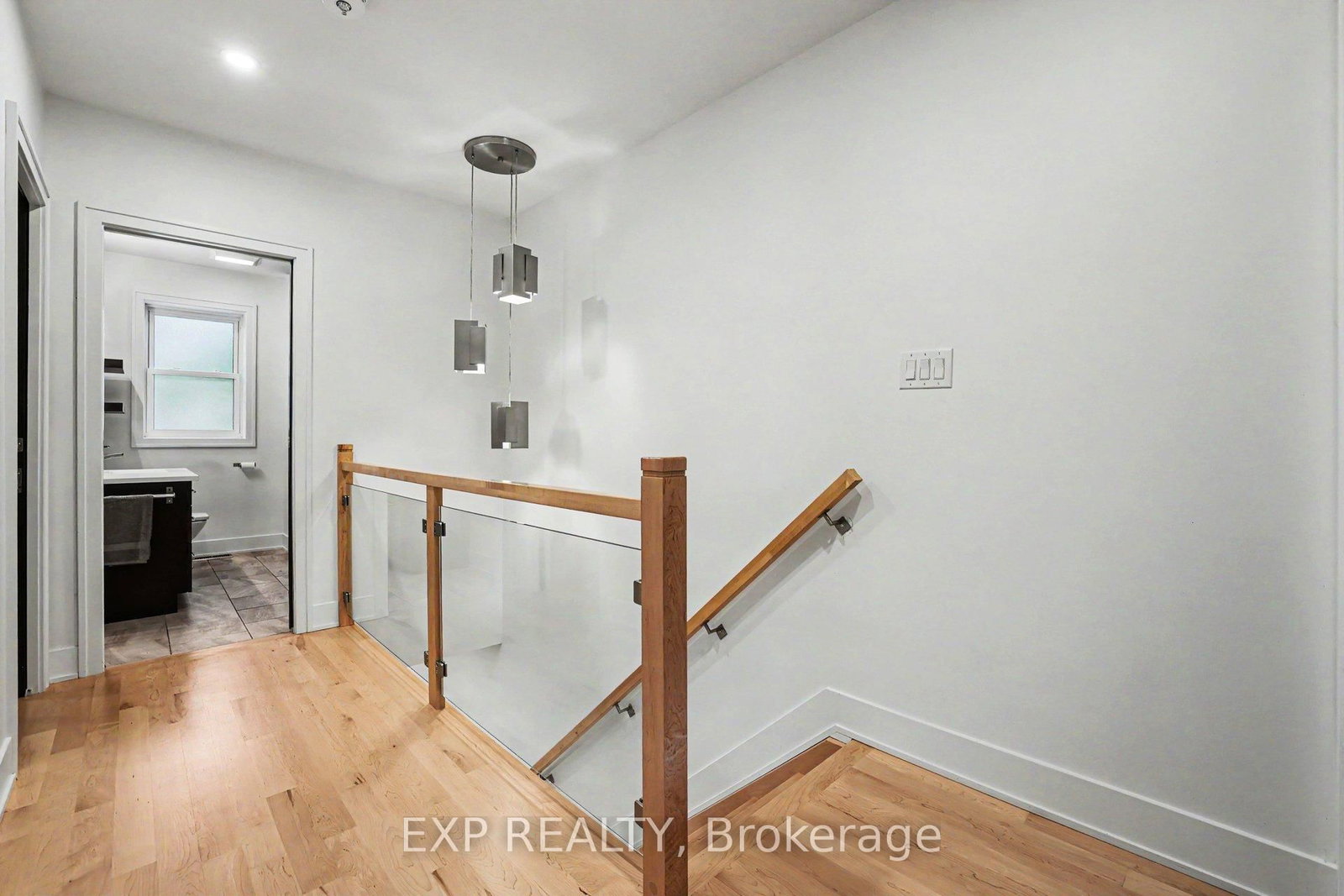 62 Young Street • Ottawa, ON photo 18