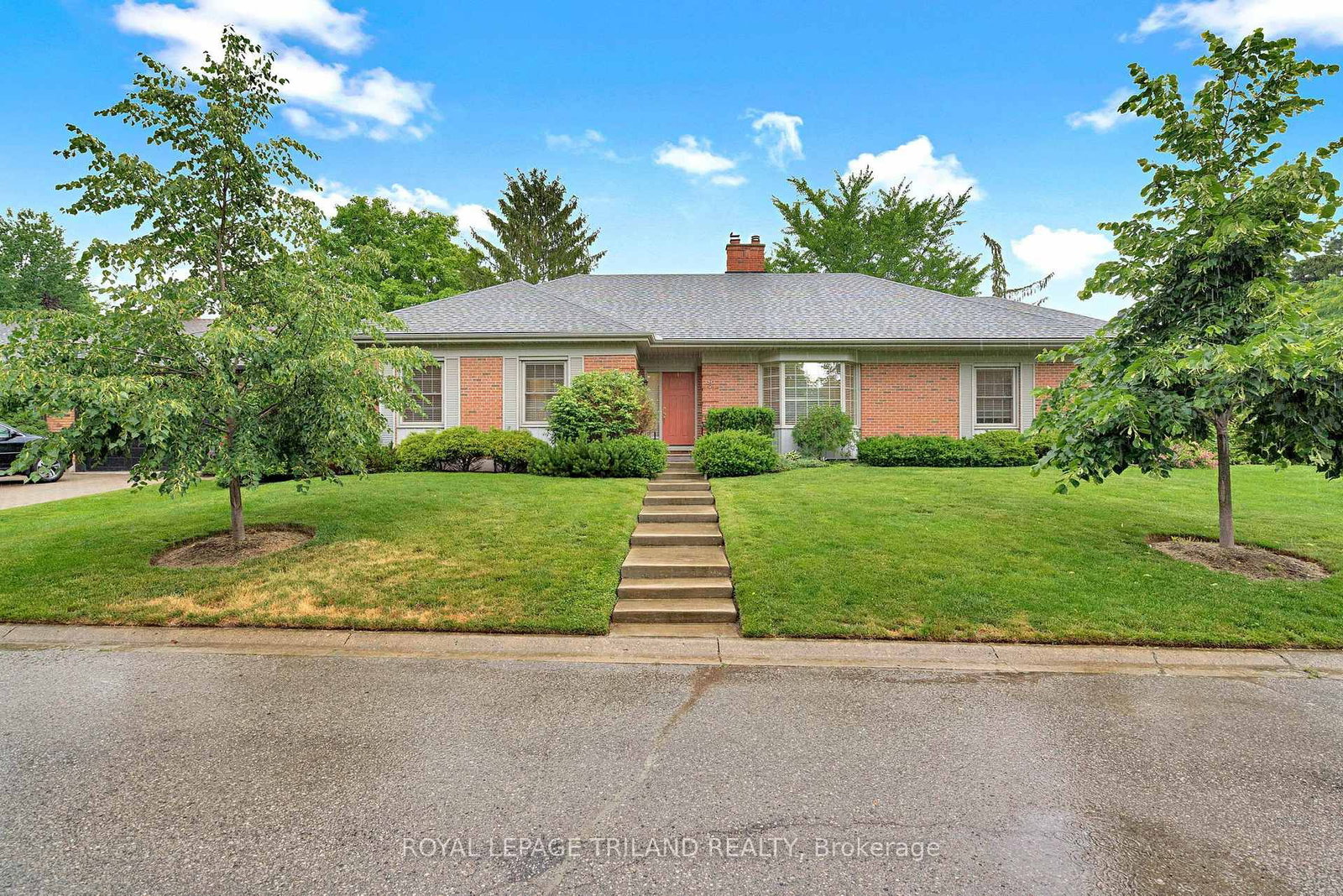11 Tallwood Circle, London North