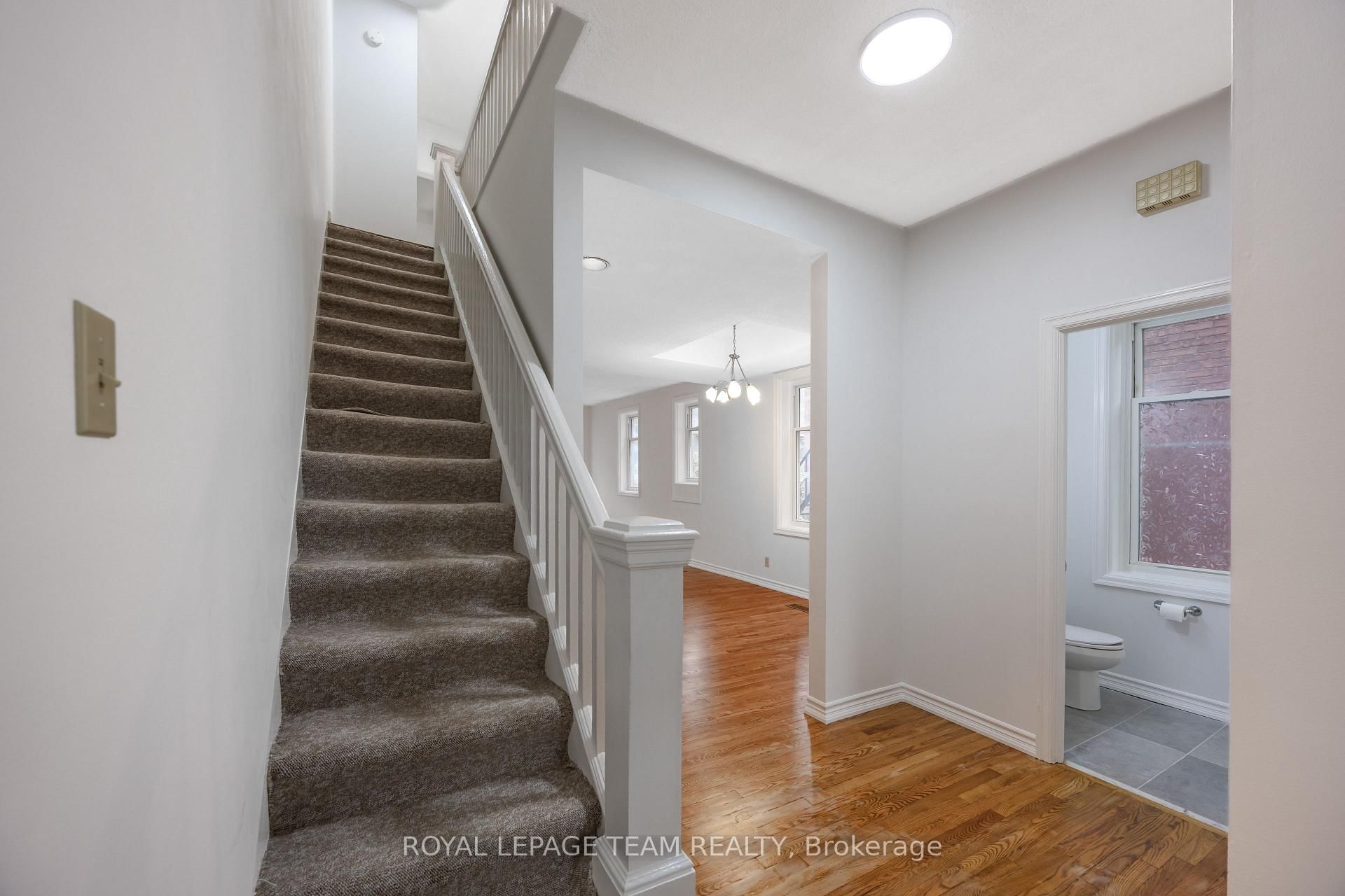 301 Somerset Street E