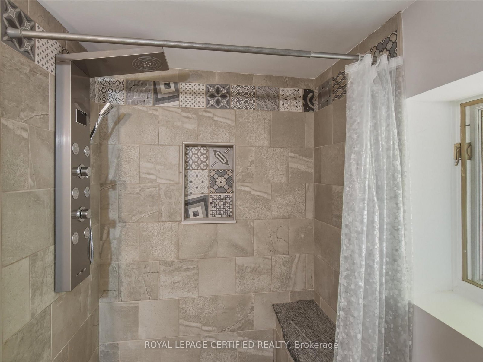 240 Britannia Road • Huntsville, ON photo 19