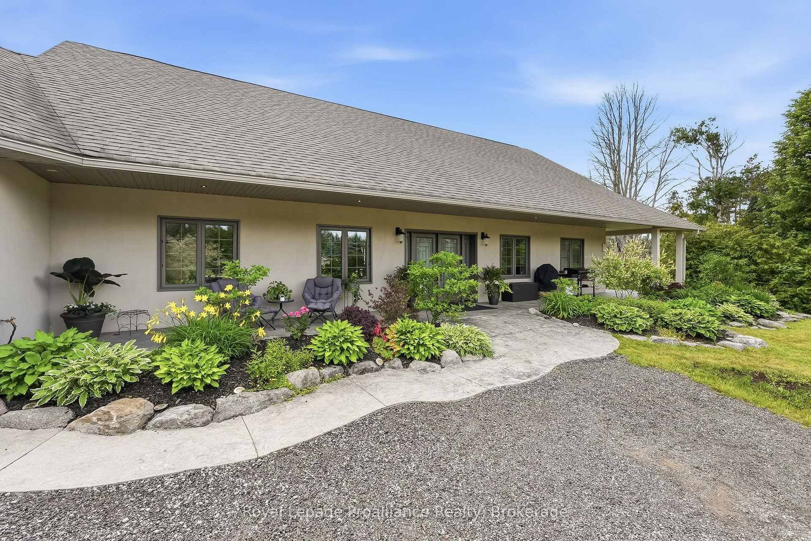 1646 Harriet Lane • Selwyn, ON photo 3