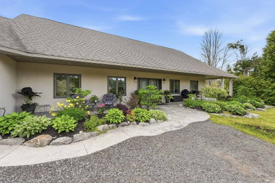 1646 Harriet Lane • Selwyn, ON photo 3