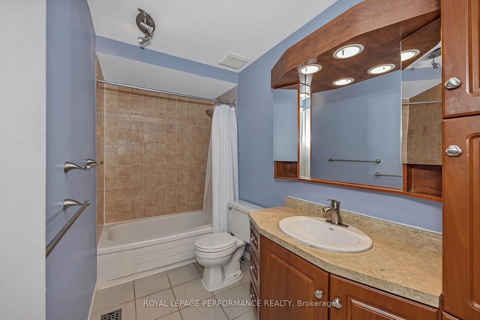 1780 Lamoureux Drive • #A • Ottawa, ON photo 17