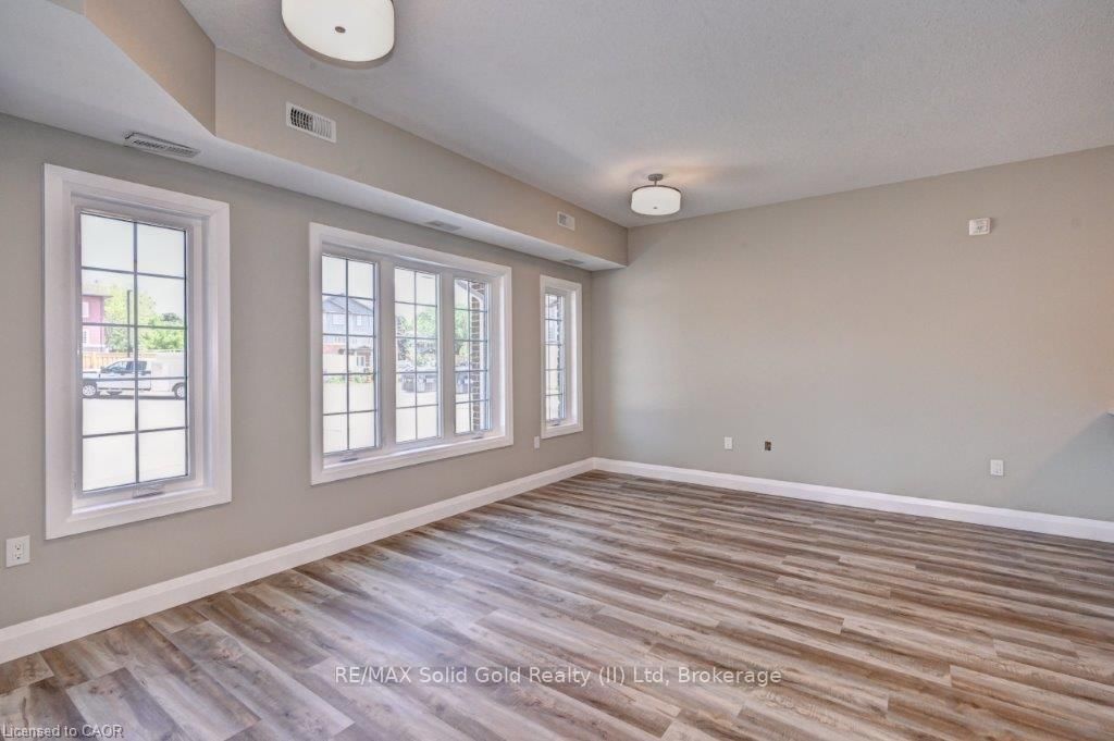 33 Murray Court • #1 • Perth East, ON photo 9