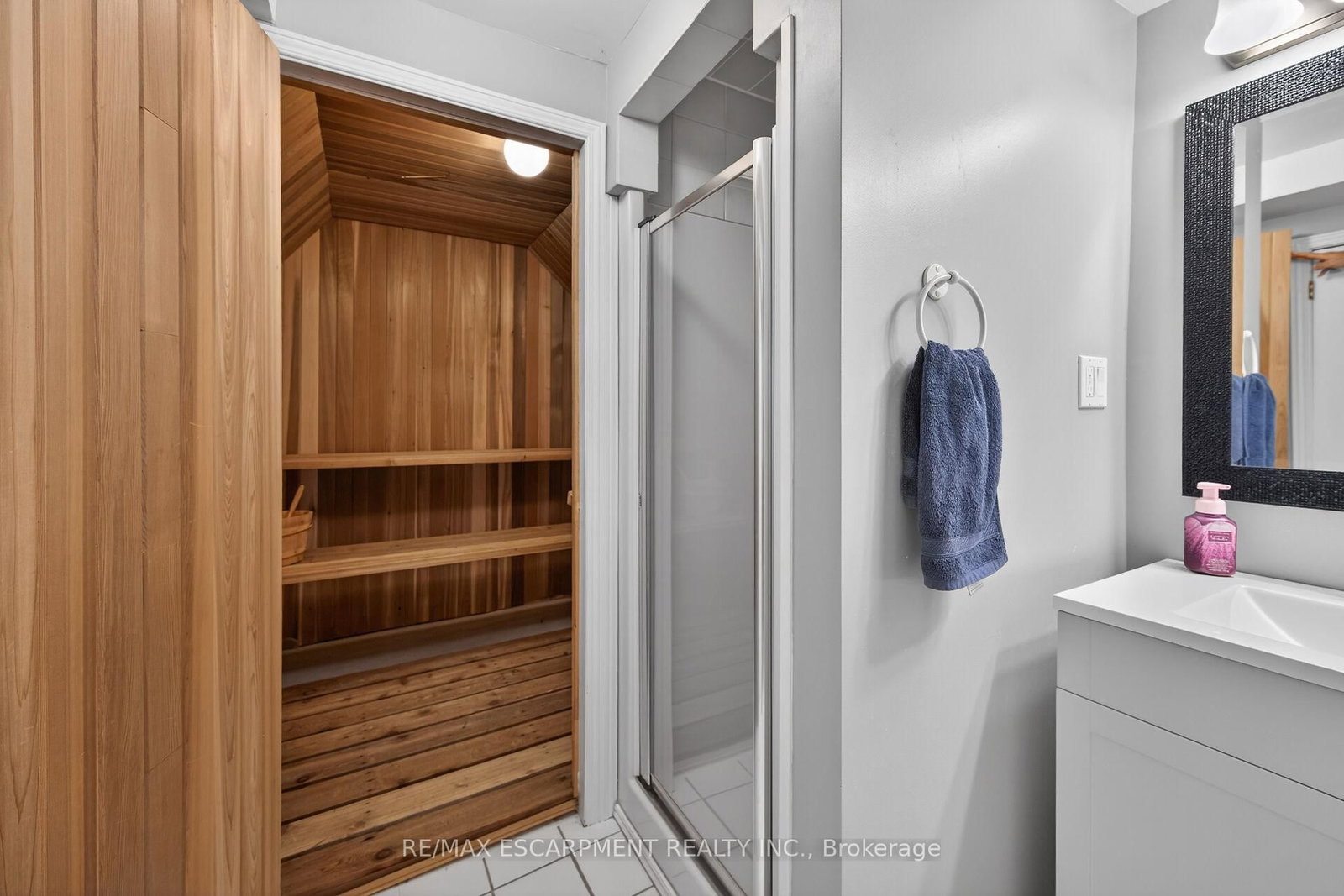 32 Symphony Place • Hamilton, ON photo 36