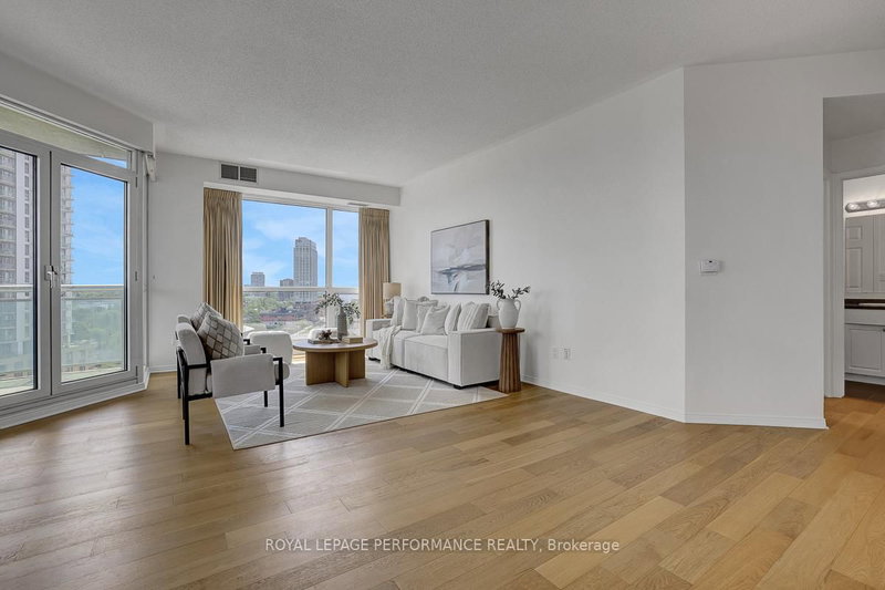 1101 - 38 Metropole Private