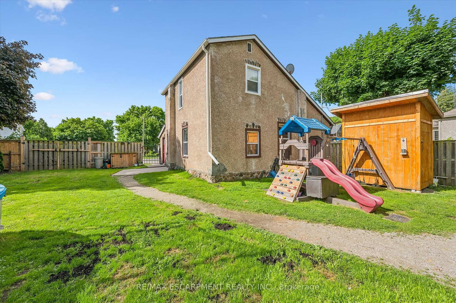 8 Cross Street • Brant, ON photo 27