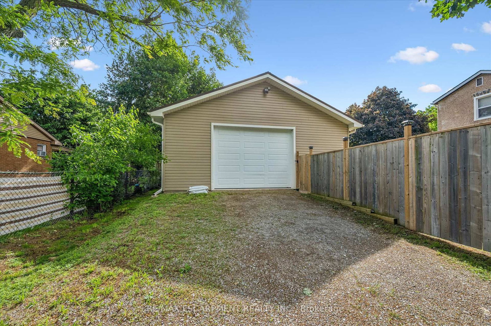8 Cross Street • Brant, ON photo 30