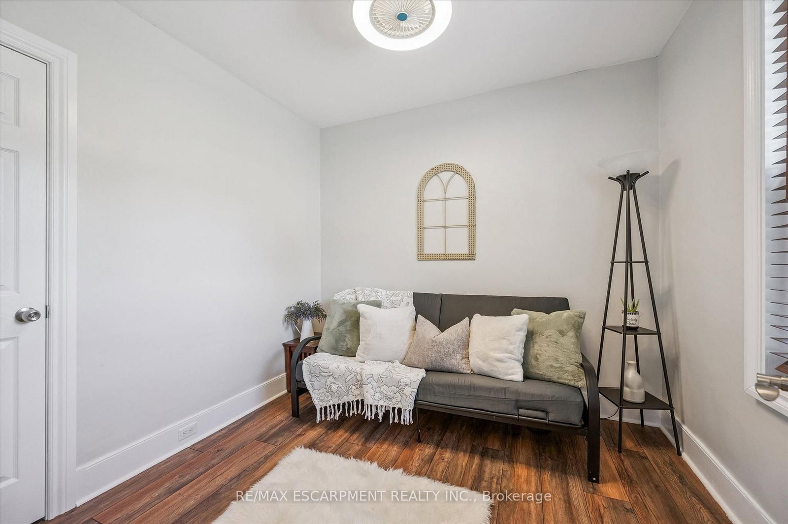 8 Cross Street • Brant, ON photo 9