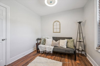8 Cross Street • Brant, ON photo 9