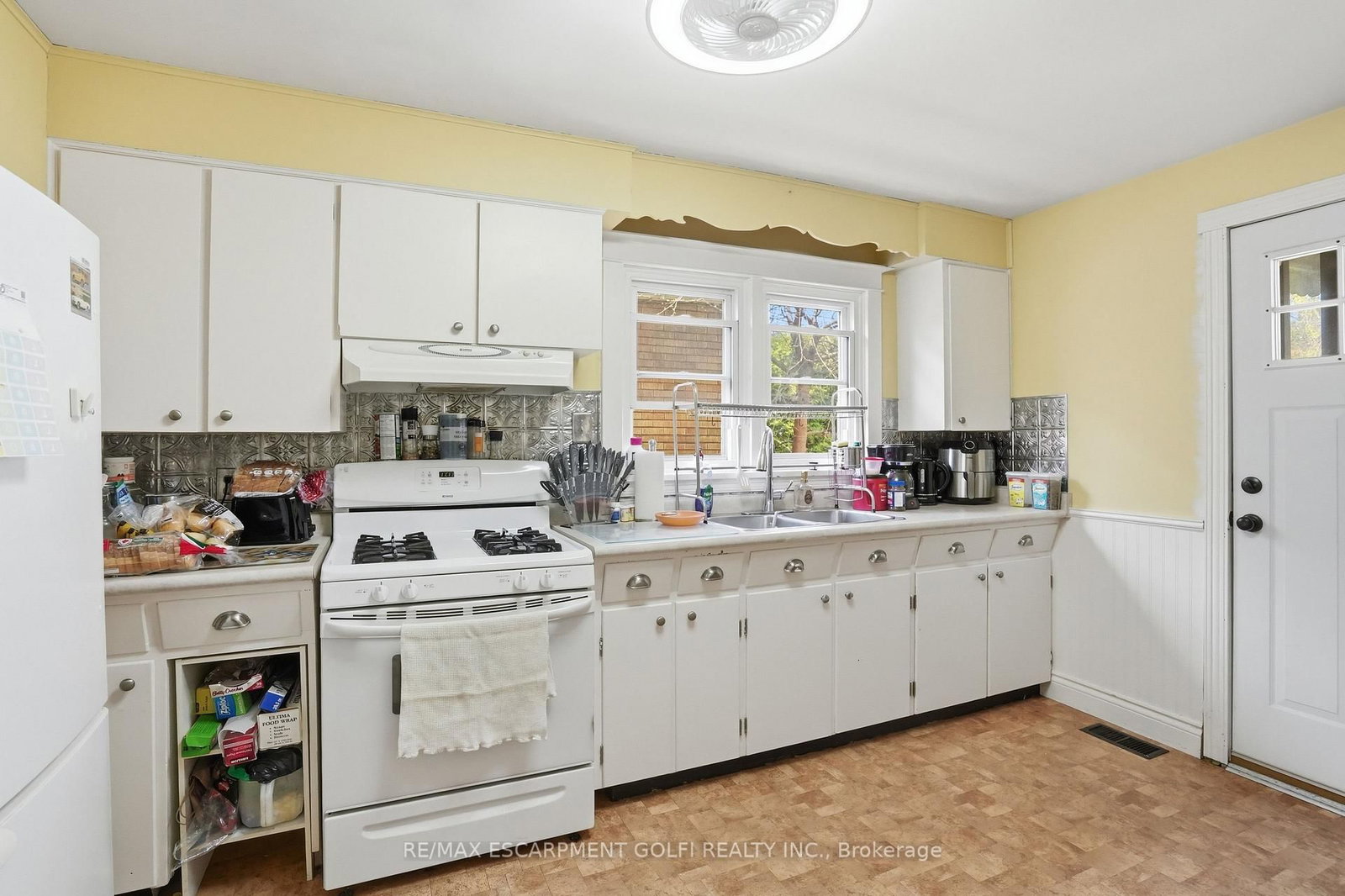 Listing Image 16