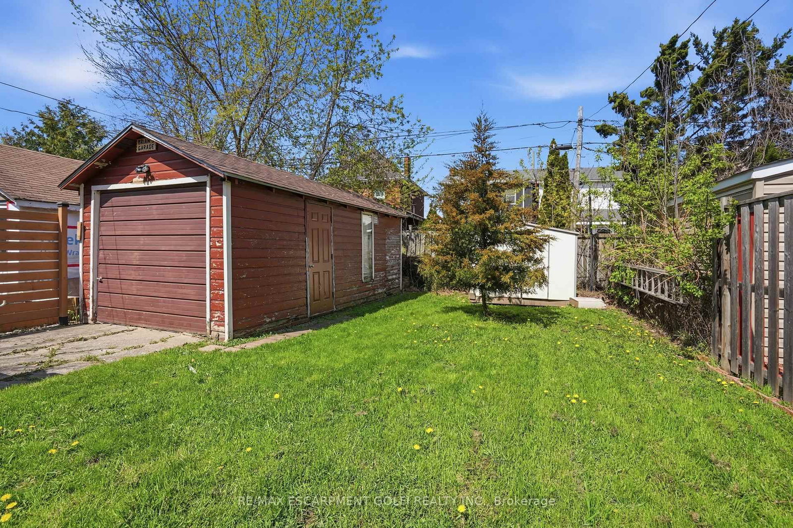 Listing Image 4