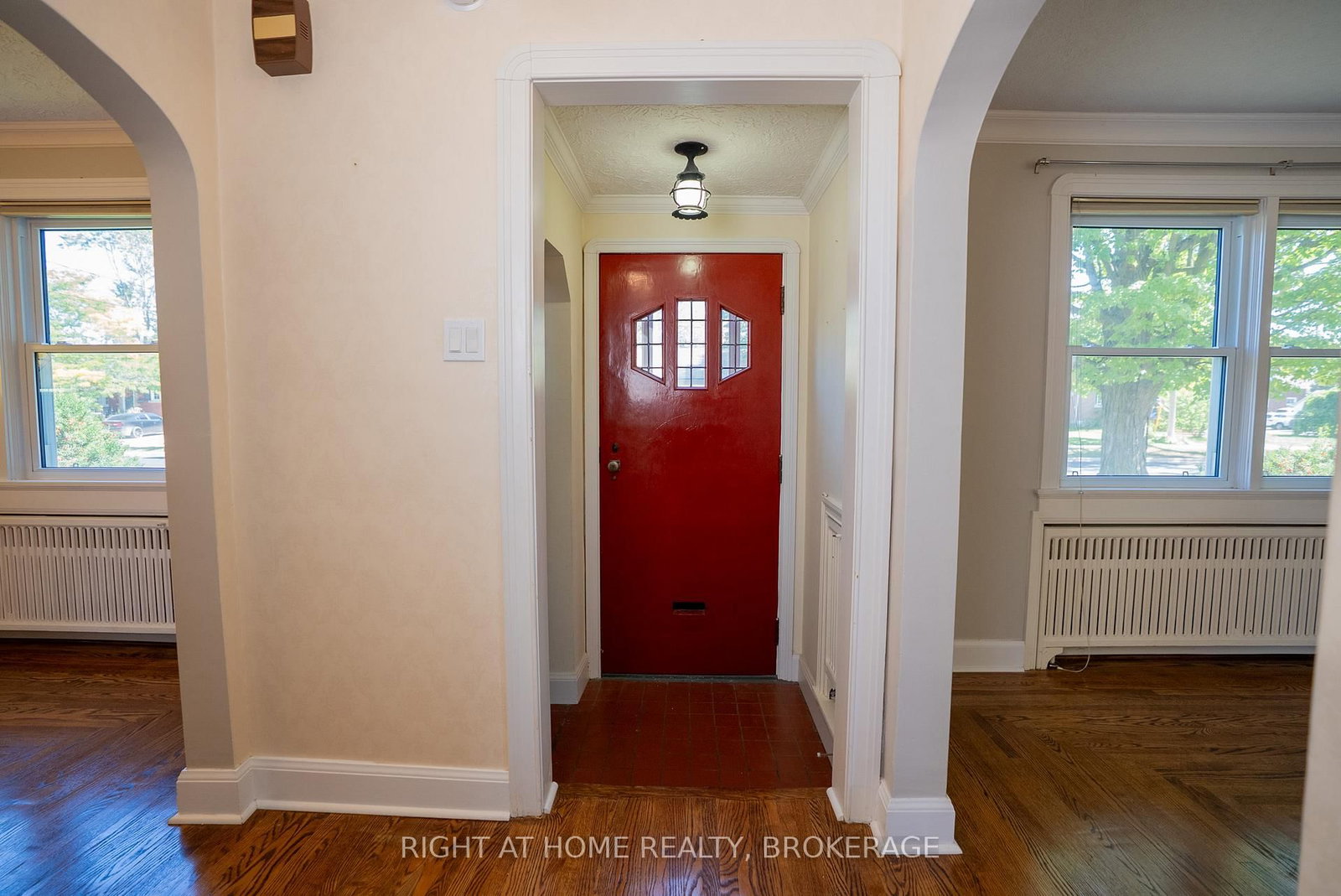 57 Edgar Street • Welland, ON photo 4