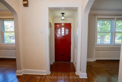 57 Edgar Street • Welland, ON photo 4