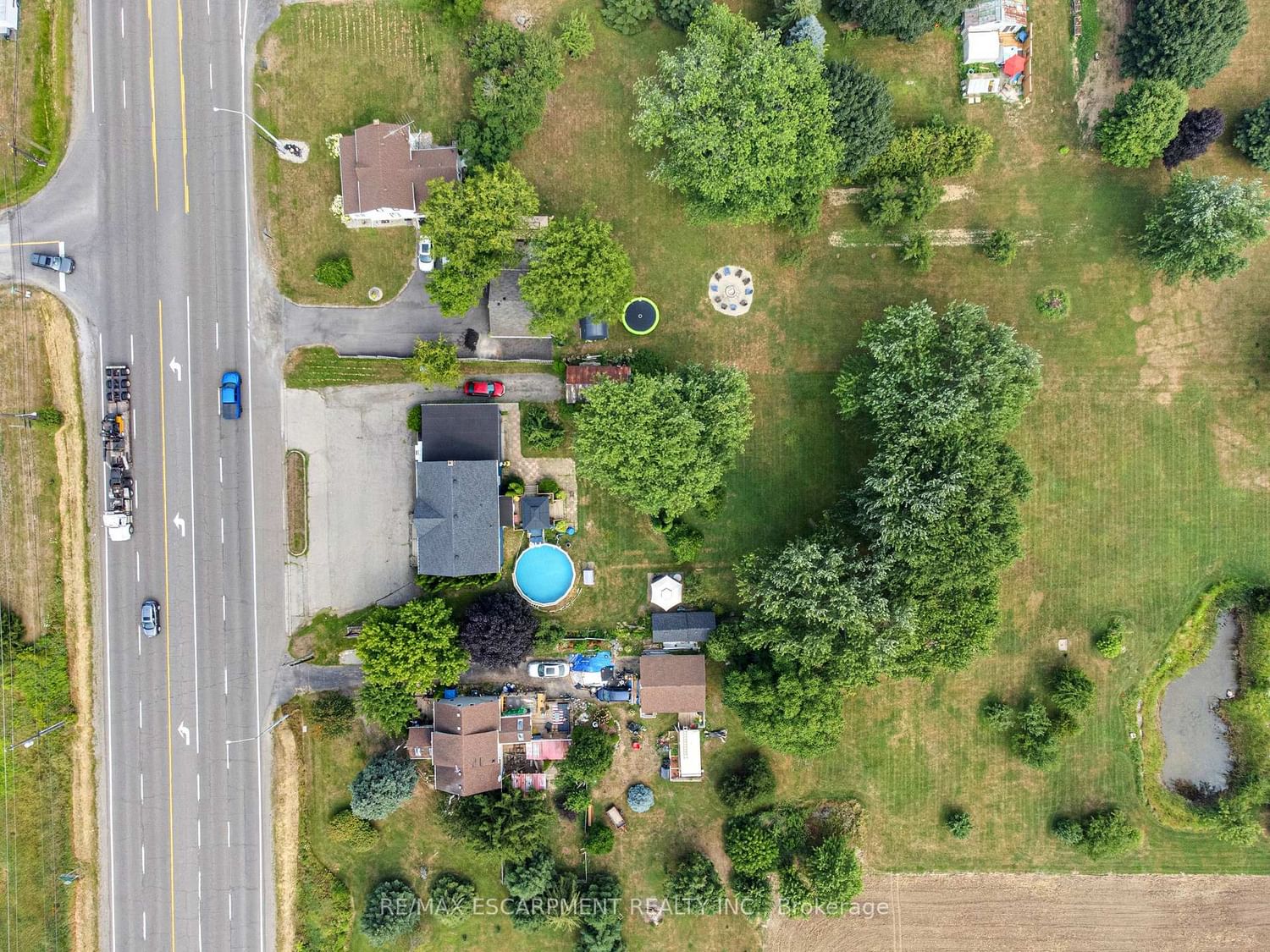 2340 WILSON Street W