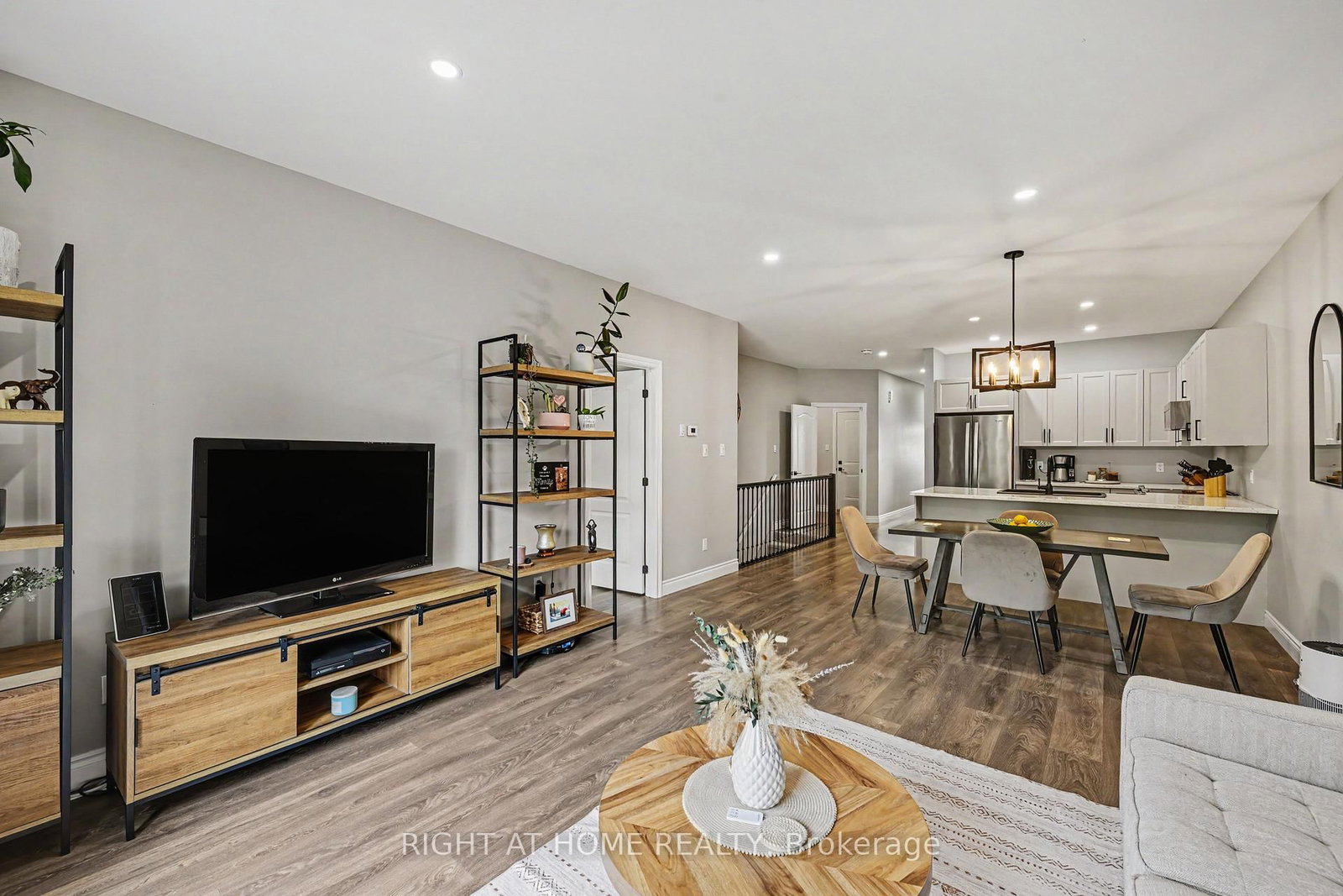 306 Forestview Crescent • Renfrew, ON photo 4