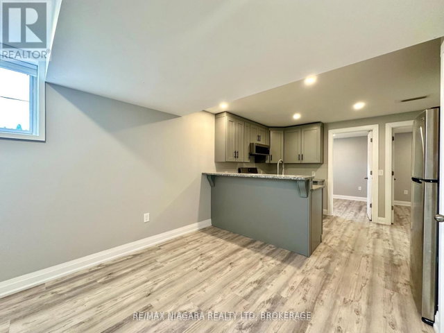 LOWER - 39 Grove Avenue