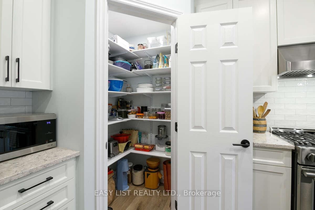 18 Dayton Court • Prince Edward County, ON photo 8