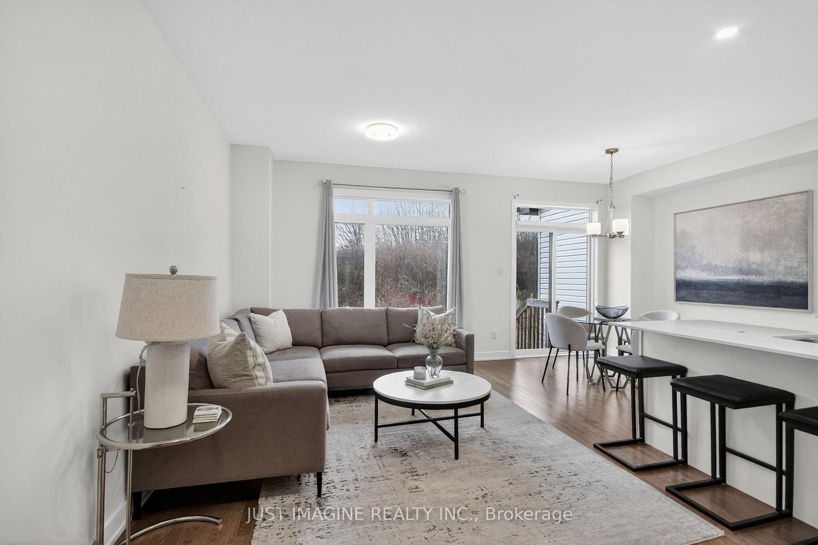 311 Ibanez Walk • Ottawa, ON photo 10
