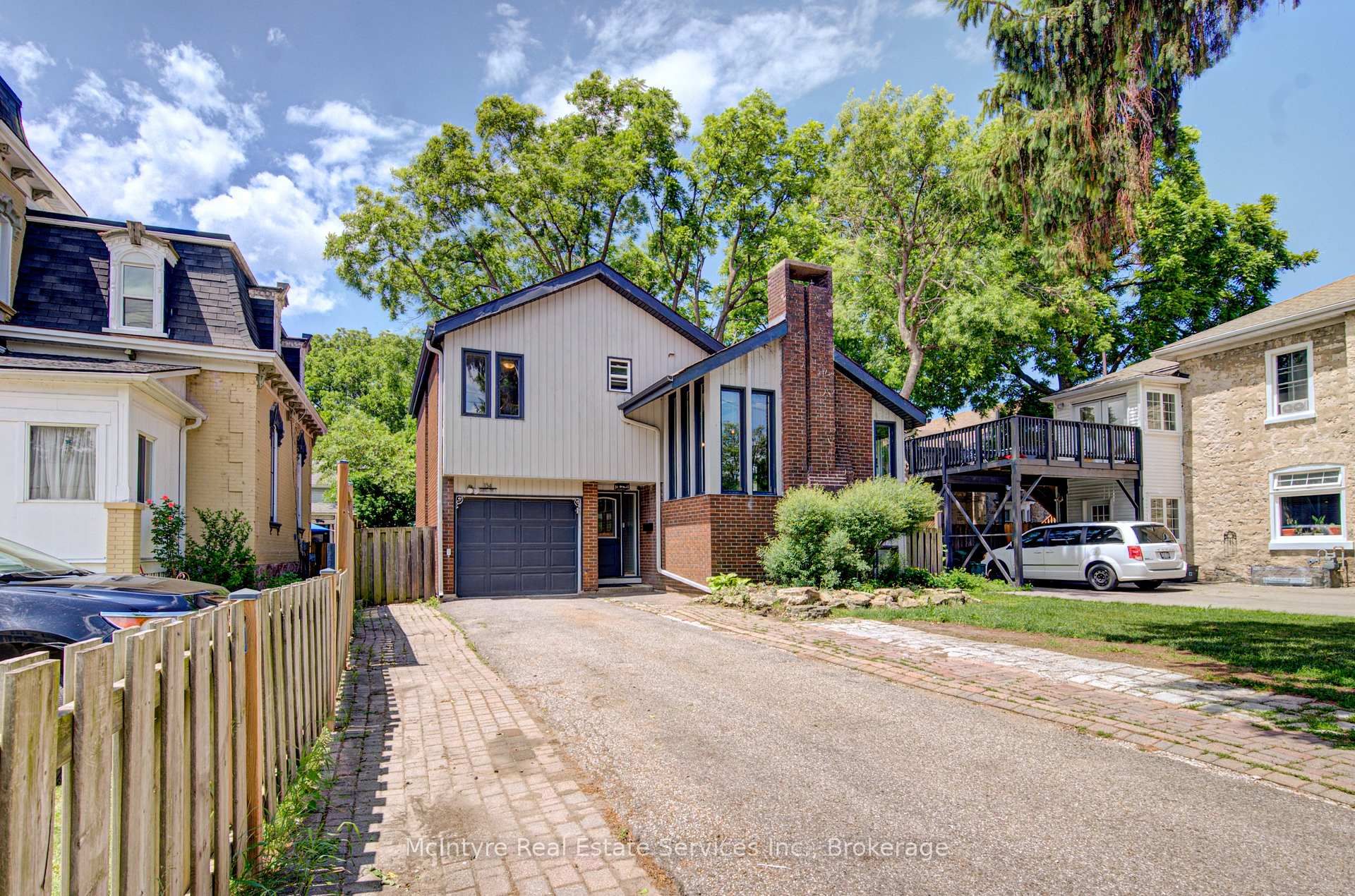 154 Grand Avenue S
