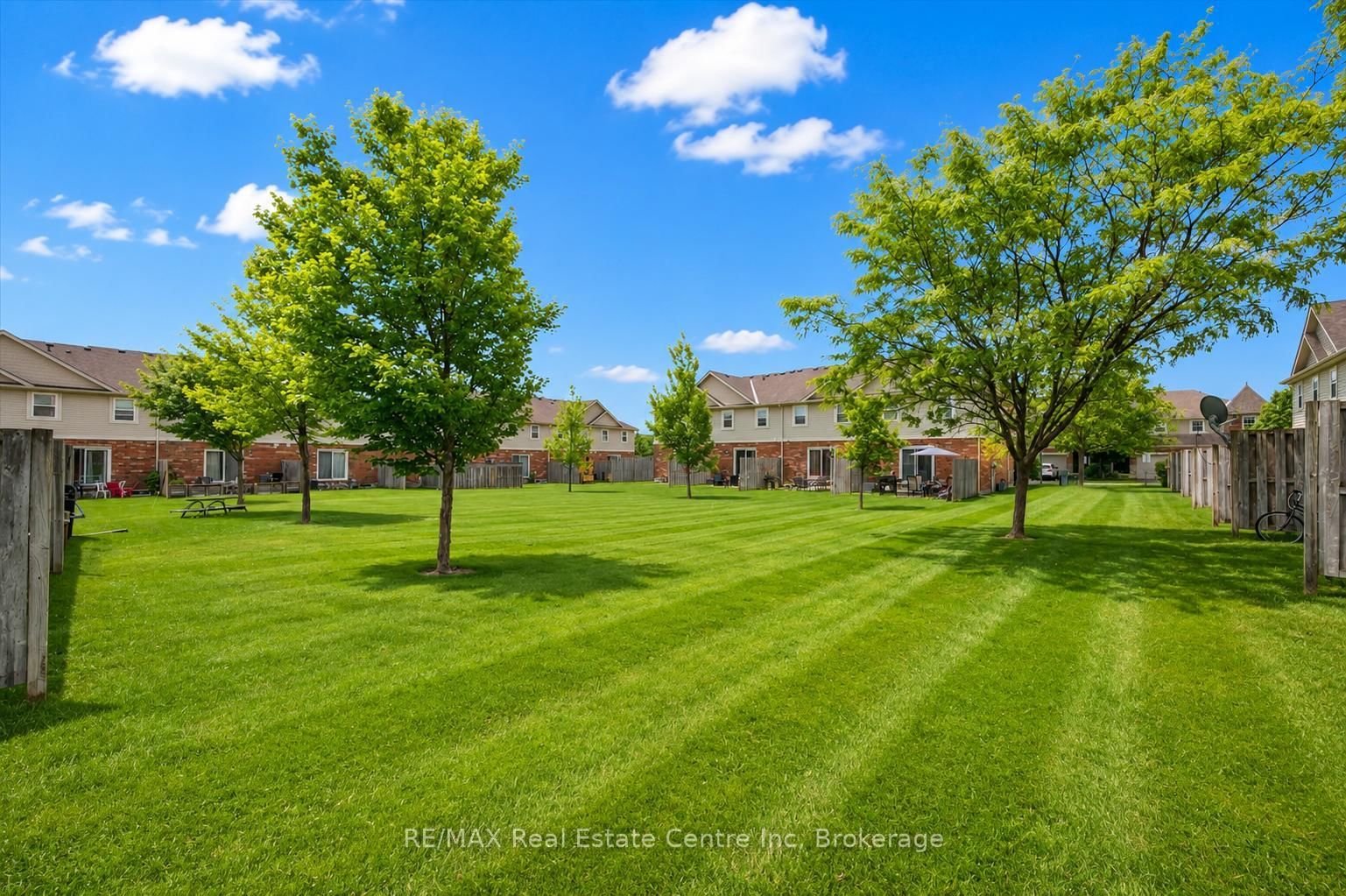 124 GOSLING Gardens • #44 • Guelph, ON photo 17