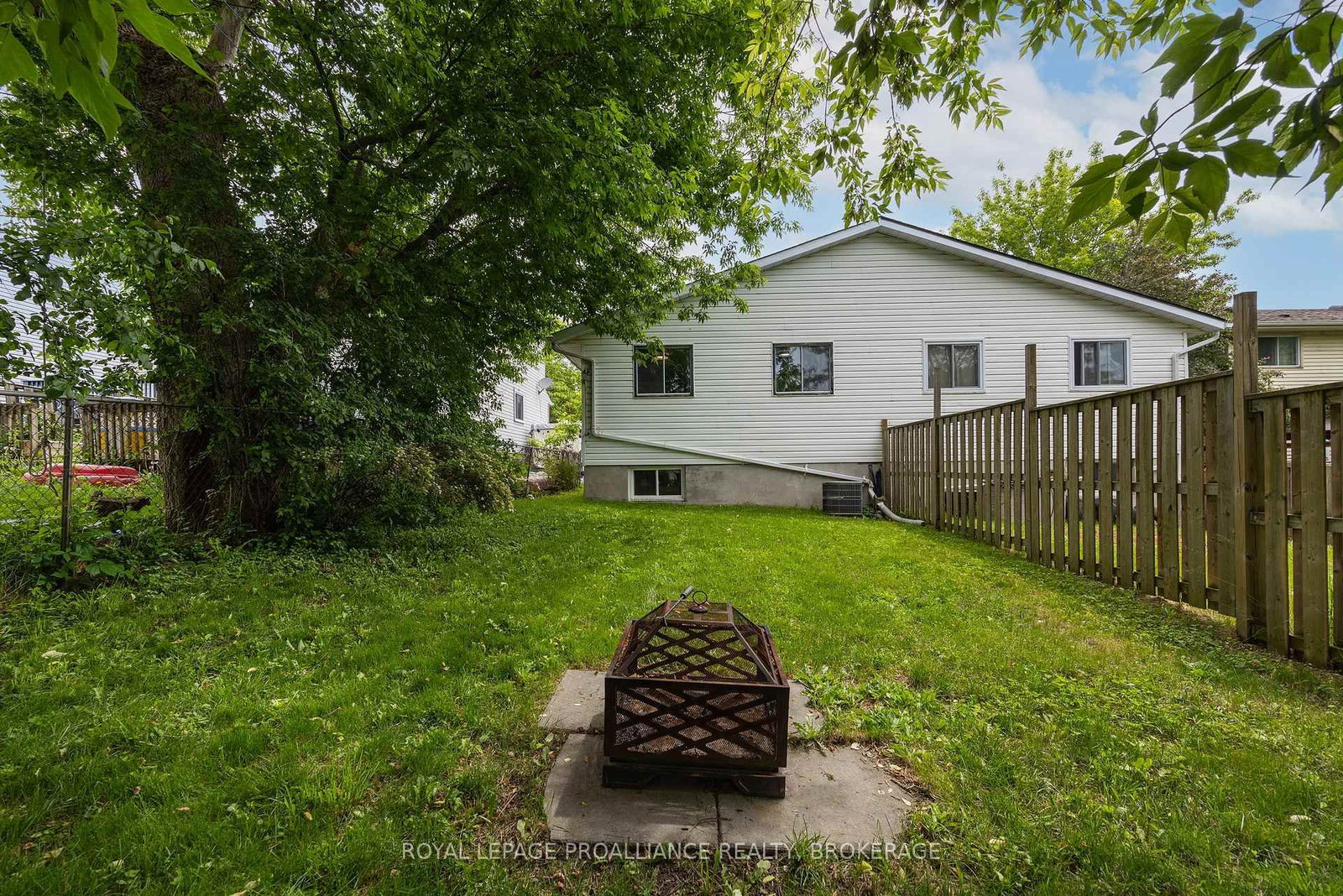 Listing Image 7