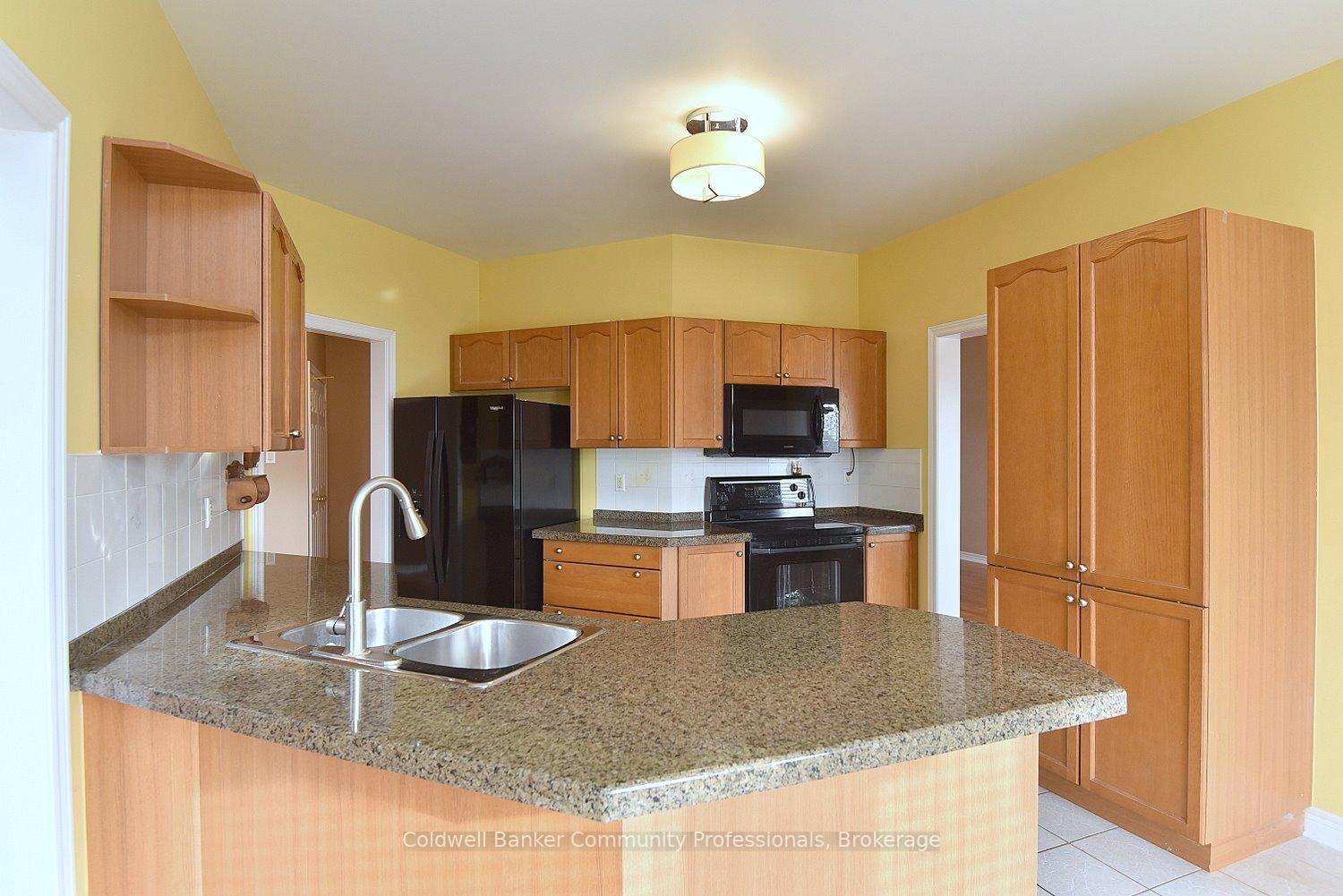 Detached House sold at 50 Winegarden Trail, Hamilton, Ontario, L9H 7M2 - Dundas - MLS: X13458024