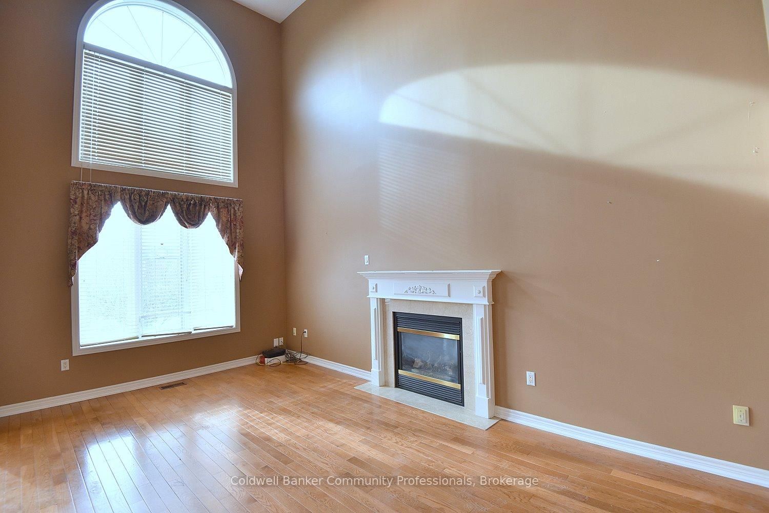 Detached House sold at 50 Winegarden Trail, Hamilton, Ontario, L9H 7M2 - Dundas - MLS: X13458024