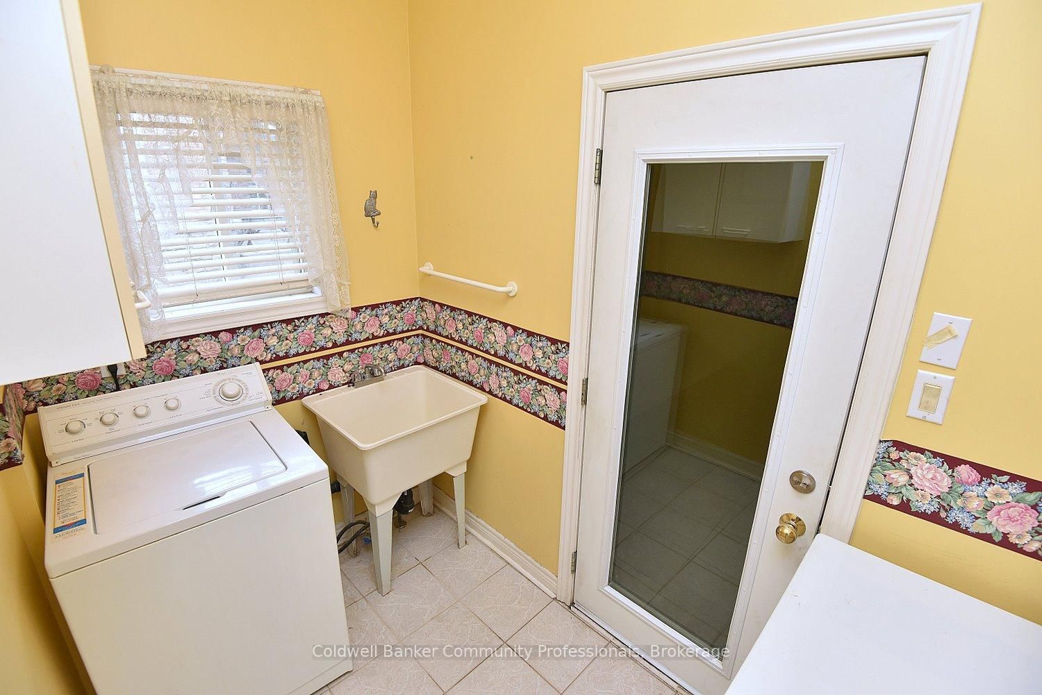 Detached House sold at 50 Winegarden Trail, Hamilton, Ontario, L9H 7M2 - Dundas - MLS: X13458024