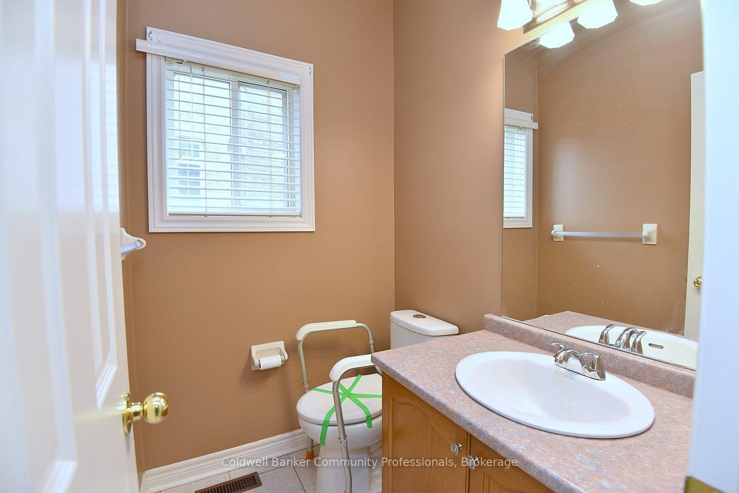 Detached House sold at 50 Winegarden Trail, Hamilton, Ontario, L9H 7M2 - Dundas - MLS: X13458024