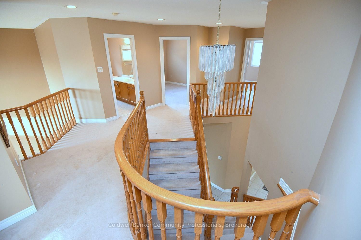 Detached House sold at 50 Winegarden Trail, Hamilton, Ontario, L9H 7M2 - Dundas - MLS: X13458024