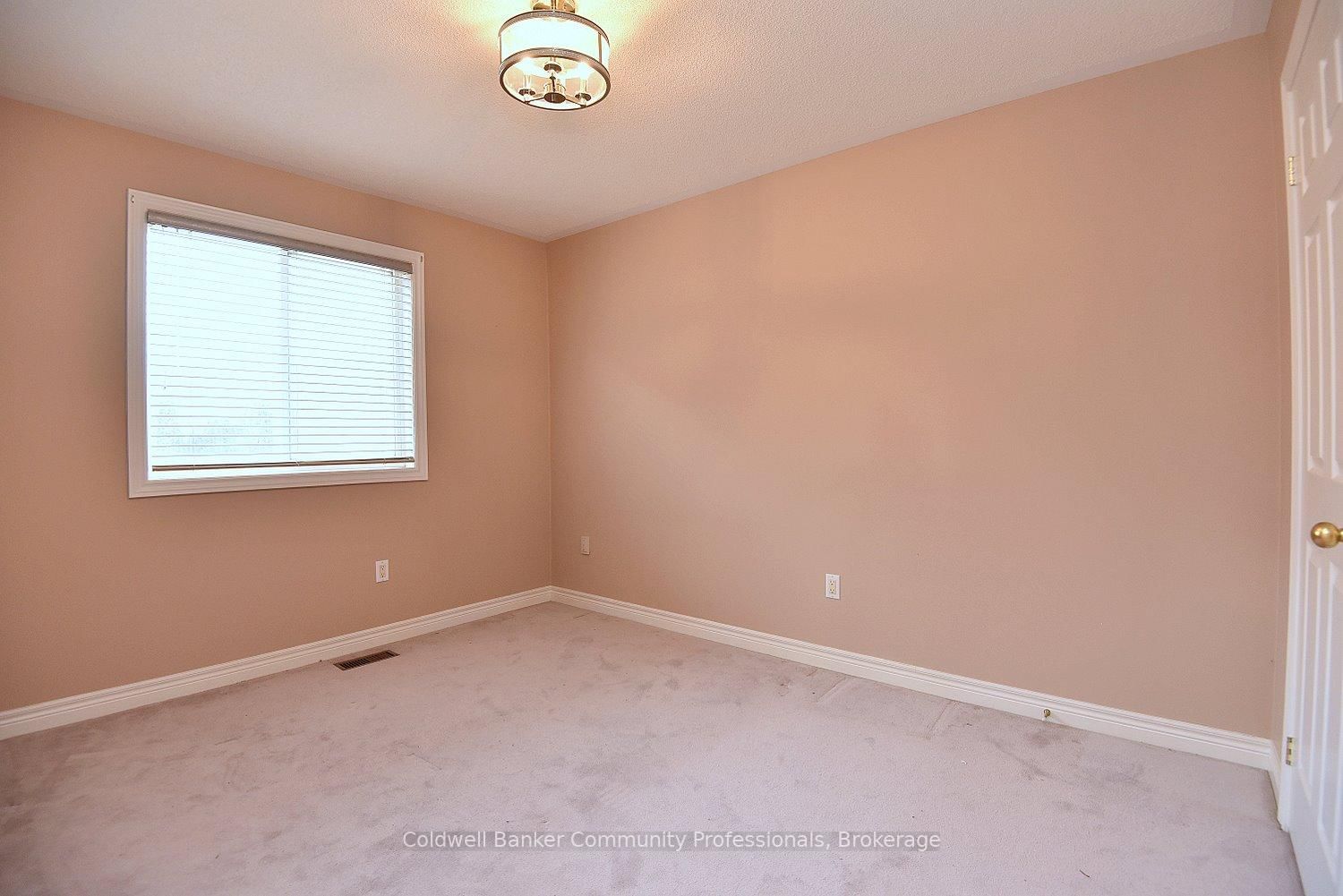 Detached House sold at 50 Winegarden Trail, Hamilton, Ontario, L9H 7M2 - Dundas - MLS: X13458024